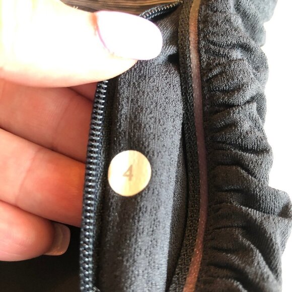 LULULEMON Cinched Ruched Crop Leggings Size 4 - Picture 6 of 11